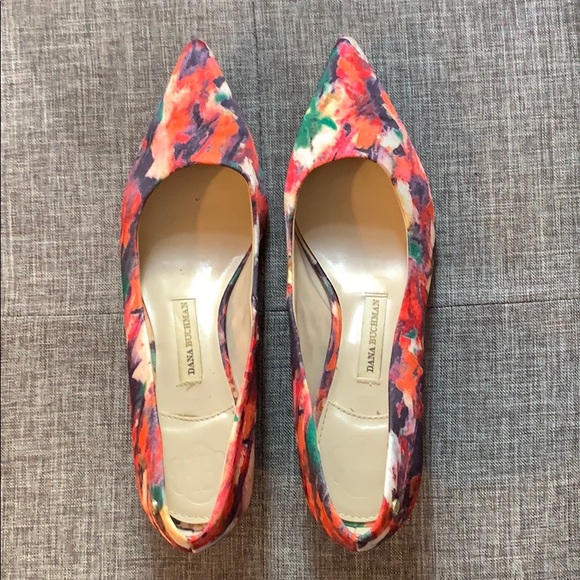 Floral Print Kitten Heels! - Picture 2 of 5